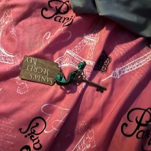 I don’t even know what color they are so I have to look at them